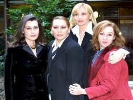 Claudia Koll (a sinistra), Barba De Rossi, Lorella Cuccarini (al centro), Carmen Giardina (a destra)